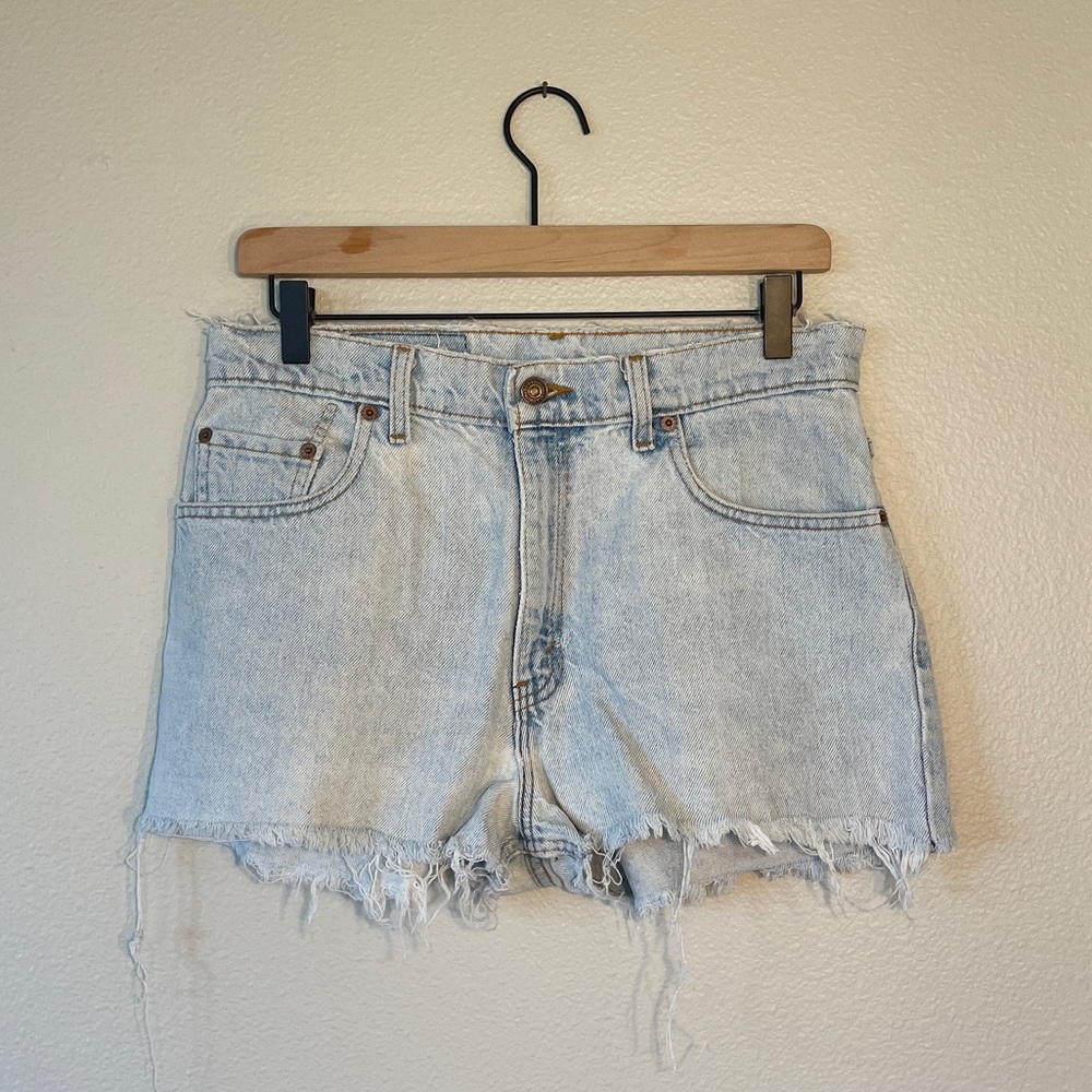 Vintage Levi Cut Off Shorts (Size 29/M)
